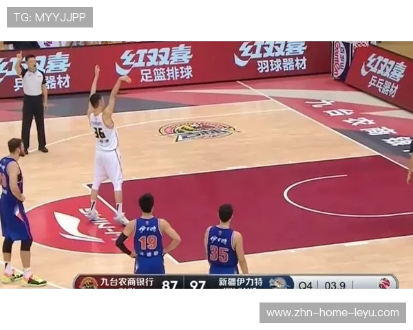 “新都垒球赛：选手拼尽全力，金牌近在眼前”